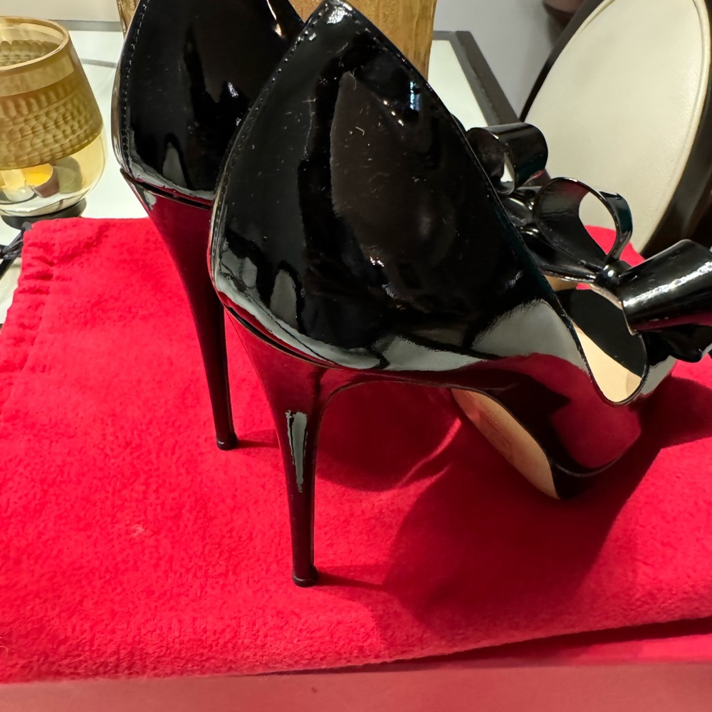 Valentino Black Stiletto Heels with Bow - Picture 2 of 6